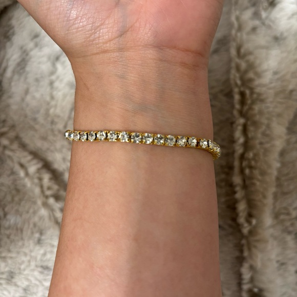 Jewelry - Gold diamond bracelet